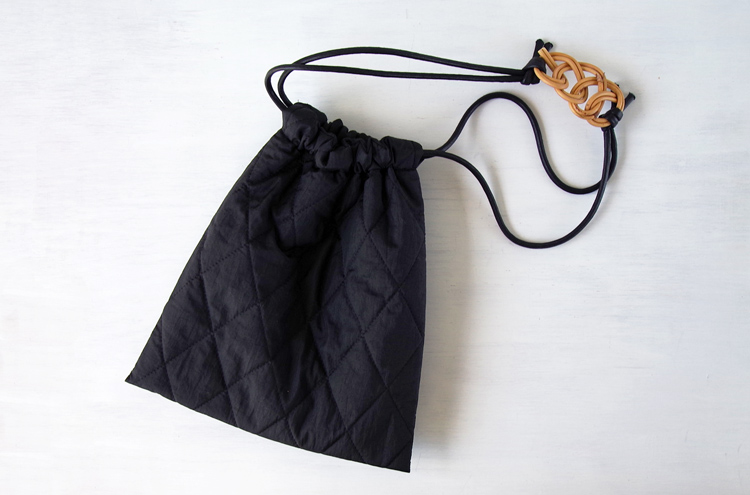 takayo katayama / parts pouch / ブラック | Piröleikki