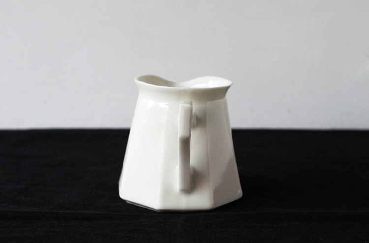 NomuraTakuya_OctogonalPitcher