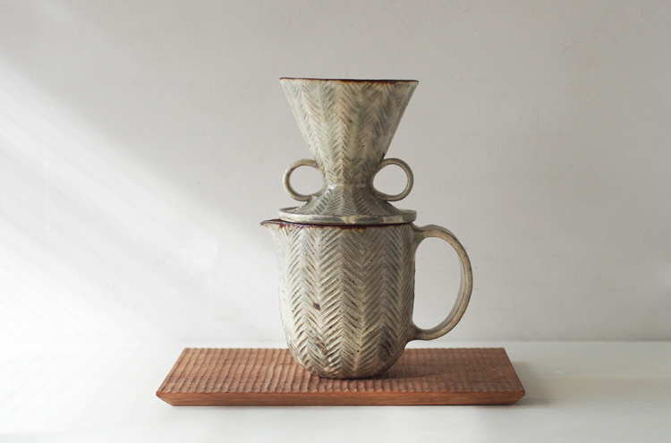 Lion_KobikiCoffeeserver