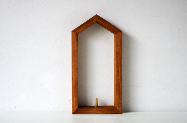 MWCkoba_FlowervaseHouseFlame