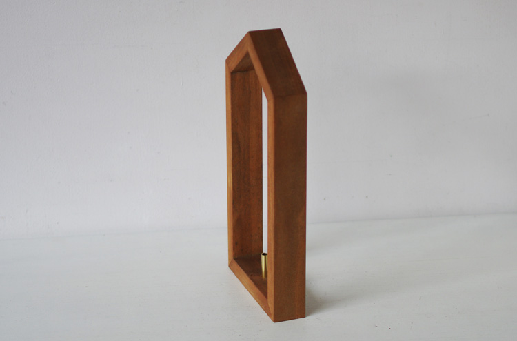 MWCkoba_FlowervaseHouseFlame